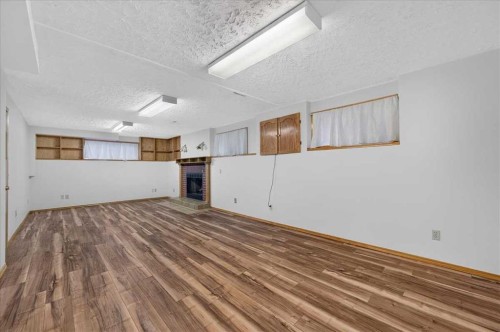 273 Sandarac Drive Nw, Calgary, AB - Indoor Photo Showing Other Room