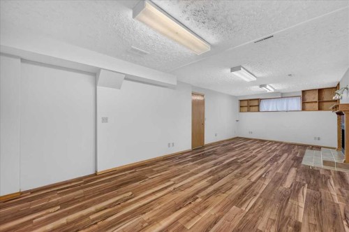 273 Sandarac Drive Nw, Calgary, AB - Indoor