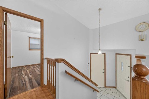 273 Sandarac Drive Nw, Calgary, AB - Indoor Photo Showing Other Room