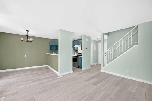 1-208 Grier Terrace Ne, Calgary, AB - Indoor Photo Showing Other Room