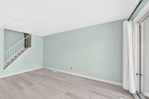 1-208 Grier Terrace Ne, Calgary, AB - Indoor Photo Showing Other Room