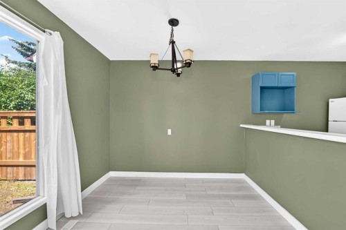 1-208 Grier Terrace Ne, Calgary, AB - Indoor Photo Showing Other Room