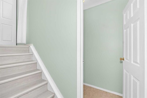 1-208 Grier Terrace Ne, Calgary, AB - Indoor Photo Showing Other Room