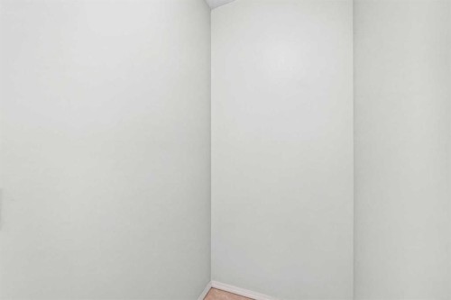 1-208 Grier Terrace Ne, Calgary, AB - Indoor Photo Showing Other Room
