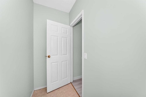 1-208 Grier Terrace Ne, Calgary, AB - Indoor Photo Showing Other Room