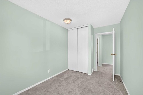 1-208 Grier Terrace Ne, Calgary, AB - Indoor Photo Showing Other Room