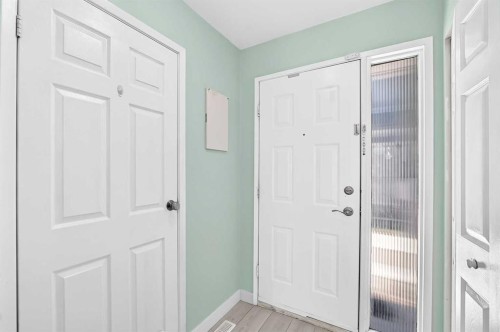 1-208 Grier Terrace Ne, Calgary, AB - Indoor Photo Showing Other Room