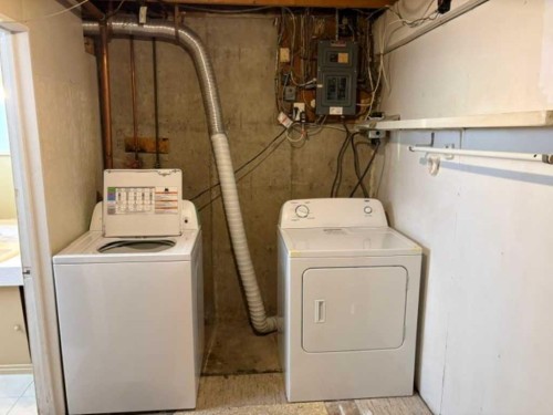 715 64 Avenue Nw, Calgary, AB - Indoor Photo Showing Laundry Room
