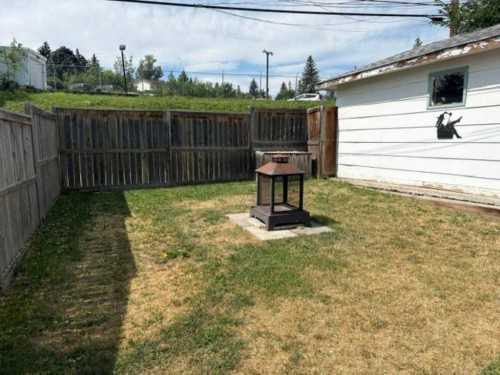 715 64 Avenue Nw, Calgary, AB - Outdoor