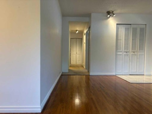 715 64 Avenue Nw, Calgary, AB - Indoor Photo Showing Other Room