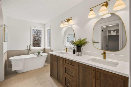 156 Strathridge Place Sw, Calgary, AB - Indoor Photo Showing Bathroom