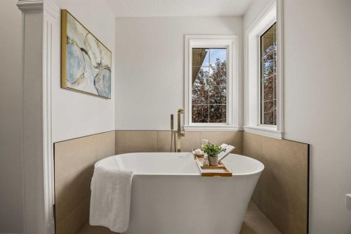 156 Strathridge Place Sw, Calgary, AB - Indoor Photo Showing Bathroom