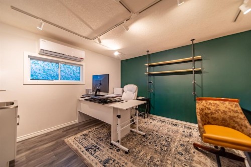 2 Elk Avenue, Okotoks, AB - Indoor Photo Showing Office