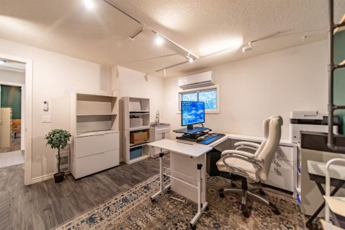 2 Elk Avenue, Okotoks, AB - Indoor Photo Showing Office