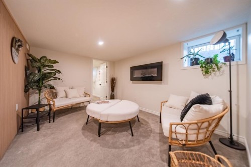 2 Elk Avenue, Okotoks, AB - Indoor