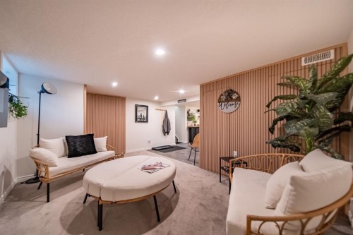 2 Elk Avenue, Okotoks, AB - Indoor