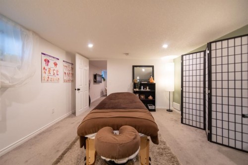 2 Elk Avenue, Okotoks, AB - Indoor Photo Showing Other Room