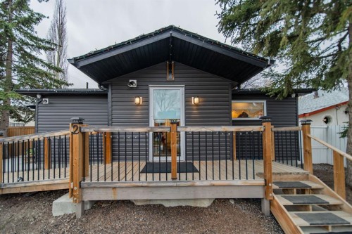 2 Elk Avenue, Okotoks, AB - Outdoor