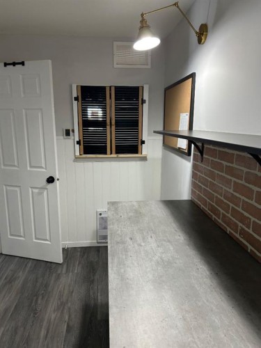 2 Elk Avenue, Okotoks, AB - Indoor Photo Showing Other Room