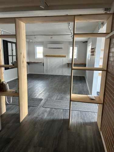 2 Elk Avenue, Okotoks, AB - Indoor Photo Showing Garage
