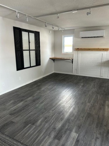 2 Elk Avenue, Okotoks, AB - Indoor