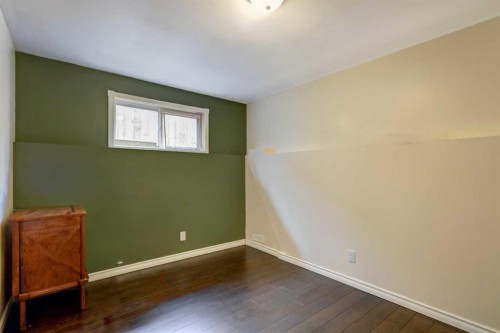 158 Somerset Close Sw, Calgary, AB - Indoor Photo Showing Other Room