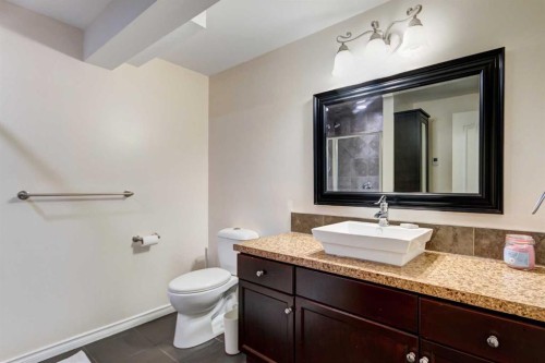 158 Somerset Close Sw, Calgary, AB - Indoor Photo Showing Bathroom