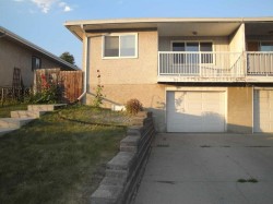 31 Huntford Road NECalgary, AB T2K 3Y8