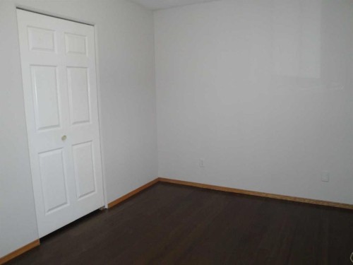 31 Huntford Road Ne, Calgary, AB - Indoor Photo Showing Other Room
