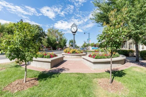 137-1 Crystal Green Lane, Okotoks, AB - Outdoor