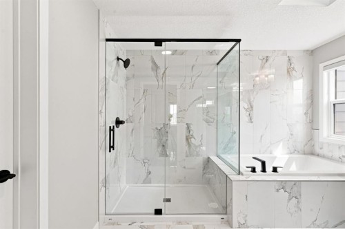 40 Fieldstone Close, Balzac, AB - Indoor Photo Showing Bathroom
