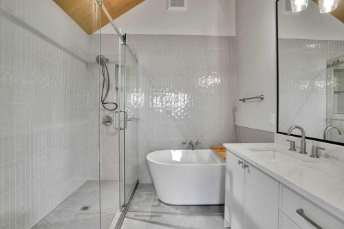 35 Cottageclub Lane, Rural Rocky View County, AB - Indoor Photo Showing Bathroom