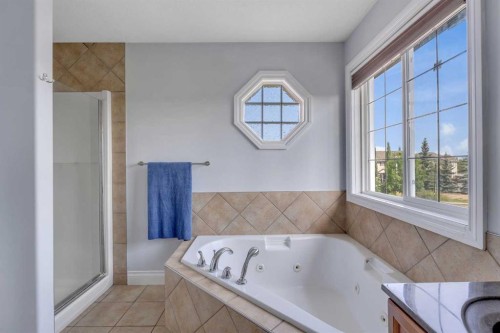 134 Channelside Cove Sw, Airdrie, AB - Indoor Photo Showing Bathroom