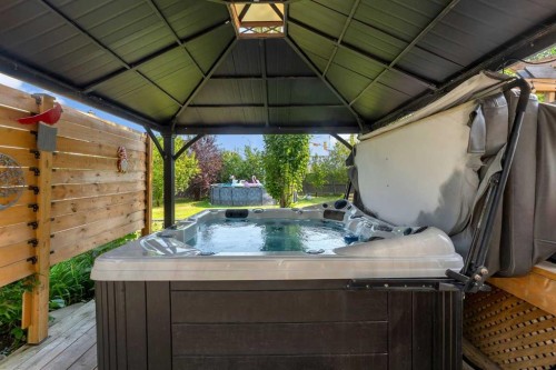 134 Channelside Cove Sw, Airdrie, AB -  With Exterior