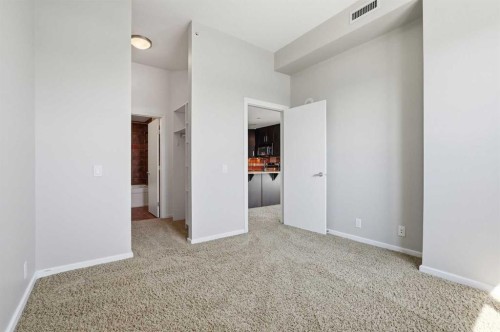1505-1410 1 Street Se, Calgary, AB - Indoor Photo Showing Other Room