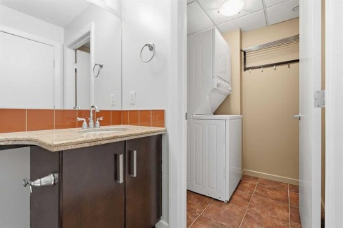 1505-1410 1 Street Se, Calgary, AB - Indoor Photo Showing Other Room