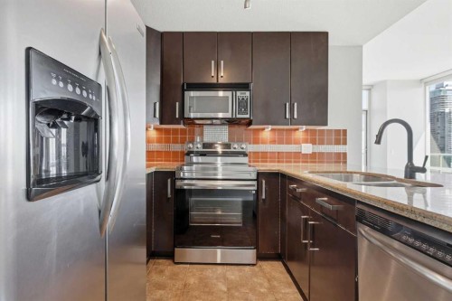 1505-1410 1 Street Se, Calgary, AB - Indoor Photo Showing Kitchen With Double Sink