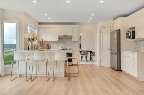 78 Scimitar View Nw, Calgary, AB - Indoor Photo Showing Kitchen With Upgraded Kitchen