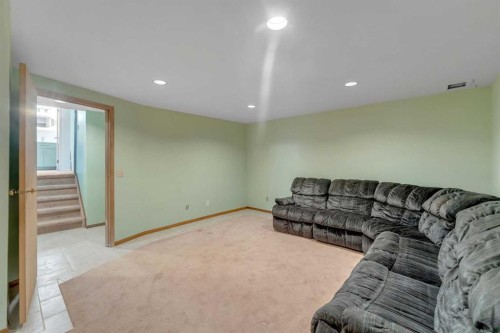 36 Mckerrell Court Se, Calgary, AB - Indoor