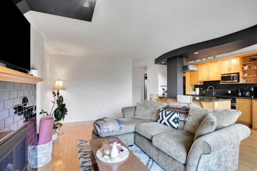 302-1225 15 Avenue Sw, Calgary, AB - Indoor Photo Showing Living Room