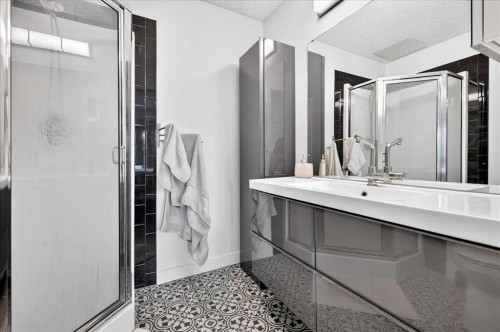 3404-11811 Lake Fraser Drive Se, Calgary, AB - Indoor Photo Showing Bathroom