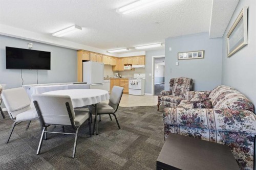 103-128 Centre Avenue, Cochrane, AB - Indoor