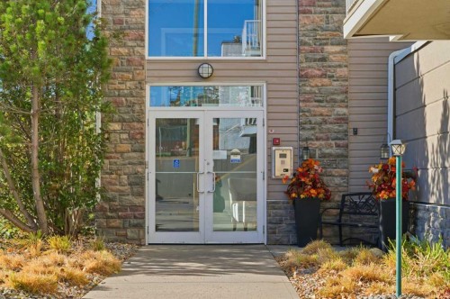 103-128 Centre Avenue, Cochrane, AB - Outdoor