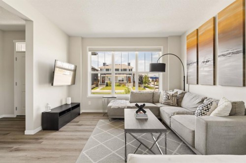 40 Magnolia Parade Se, Calgary, AB - Indoor Photo Showing Living Room