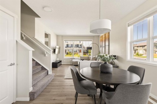 40 Magnolia Parade Se, Calgary, AB - Indoor Photo Showing Dining Room