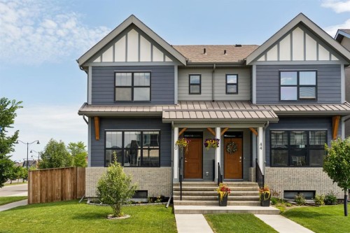 40 Magnolia Parade Se, Calgary, AB - Outdoor With Facade