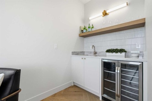 2131 29 Avenue Sw, Calgary, AB - Indoor