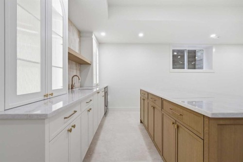 2131 29 Avenue Sw, Calgary, AB - Indoor