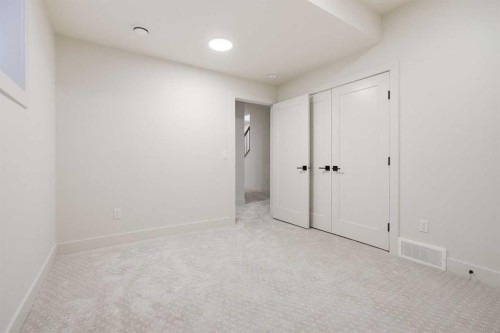 2131 29 Avenue Sw, Calgary, AB - Indoor Photo Showing Other Room