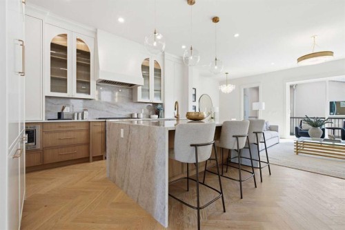 2131 29 Avenue Sw, Calgary, AB - Indoor Photo Showing Kitchen With Upgraded Kitchen